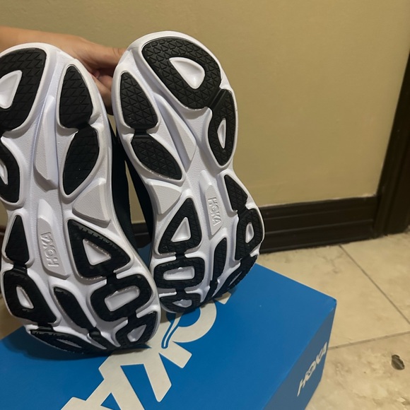 COPY - - BNIB hoka bondi 8 black/white women’s running shoes - Picture 3 of 7